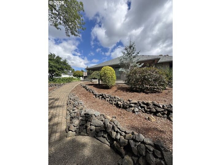 Property Photo:  1395 NW West Meadows Dr  OR 97304 