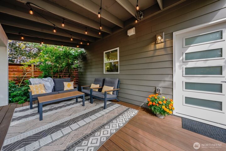 Property Photo: 3105 SW Elmgrove Street WA 98126