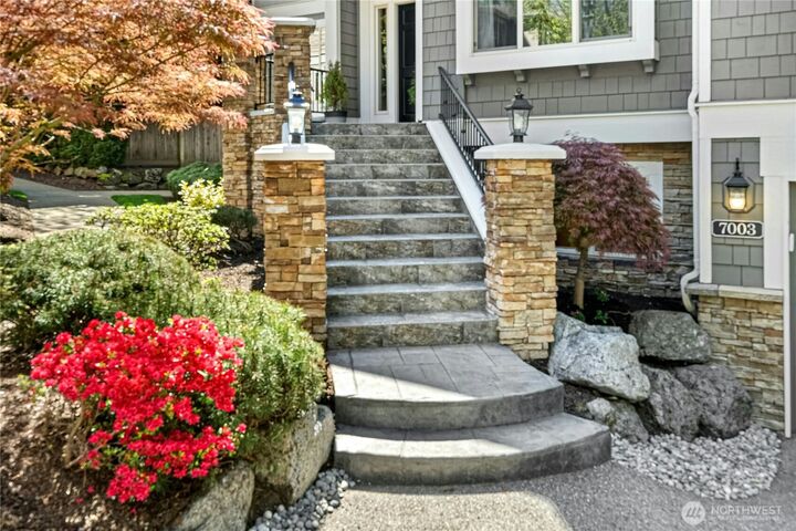 Property Photo: 7003 117th Place NE WA 98033