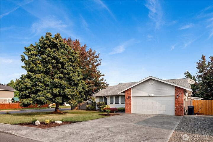 Property Photo:  1101  Cascade Way  WA 98264 
