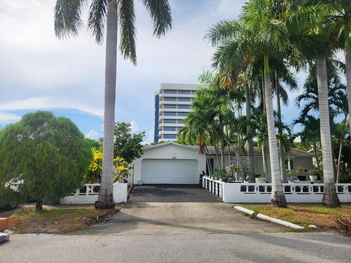 Property Photo: 225 S Sequoia Drive FL 33409