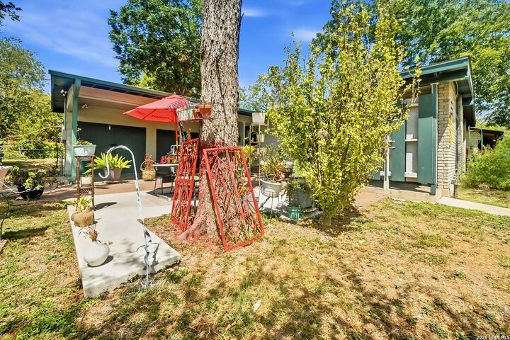 Property Photo: 539 Crestview Dr TX 78201