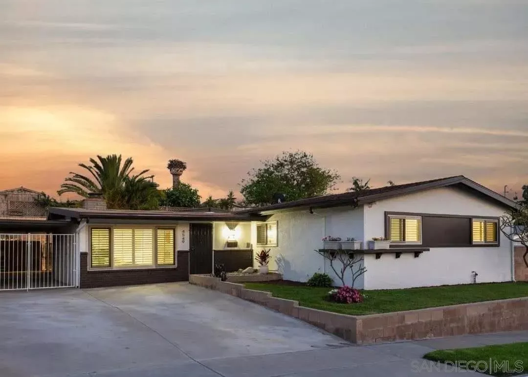 Property Photo: 4549 Lyric Ln CA 92117