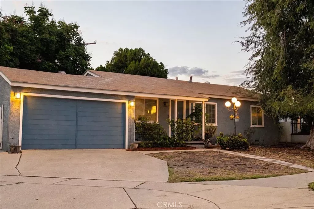 Property Photo: 8330 Stansbury Avenue CA 91402