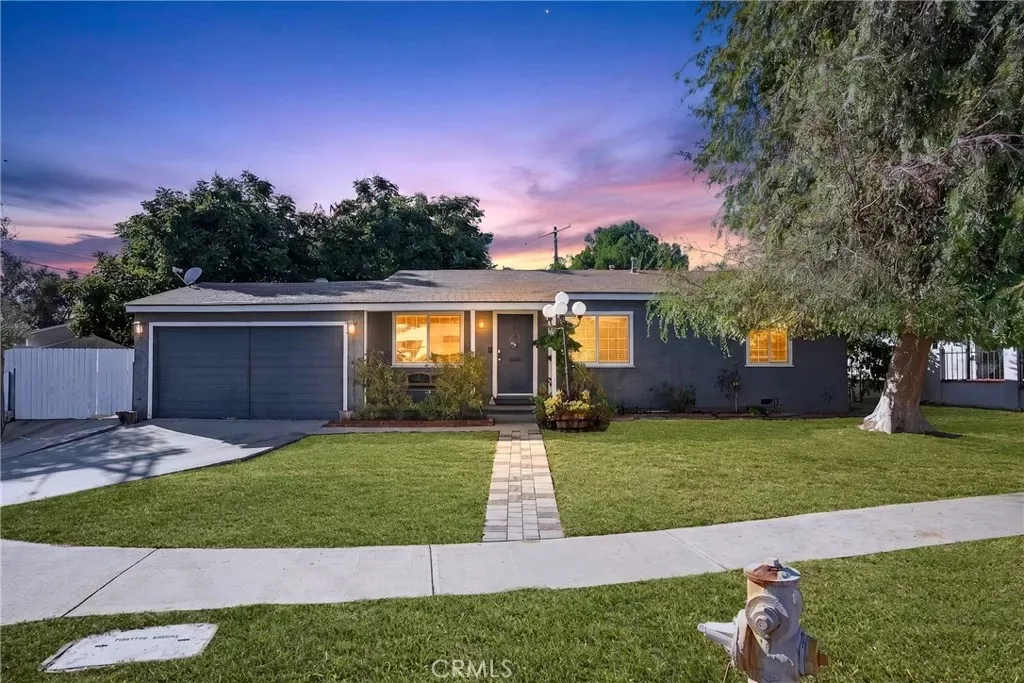 Property Photo: 8330 Stansbury Avenue CA 91402
