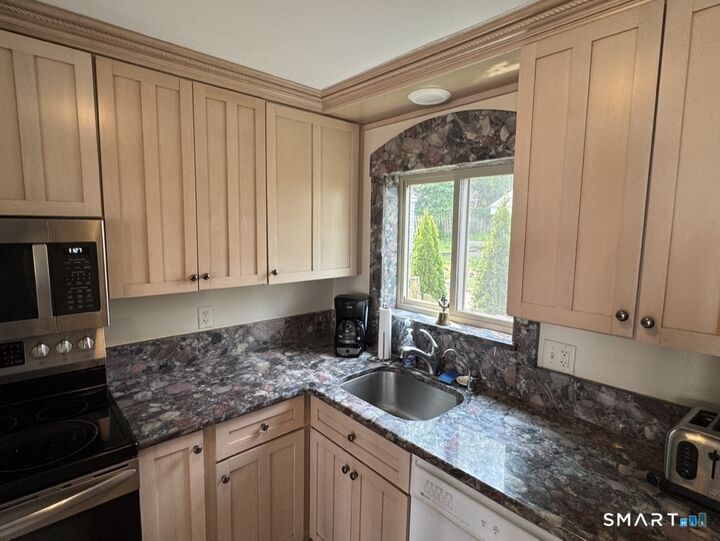 Property Photo:  7 Clearwater Lane 7  CT 06424 