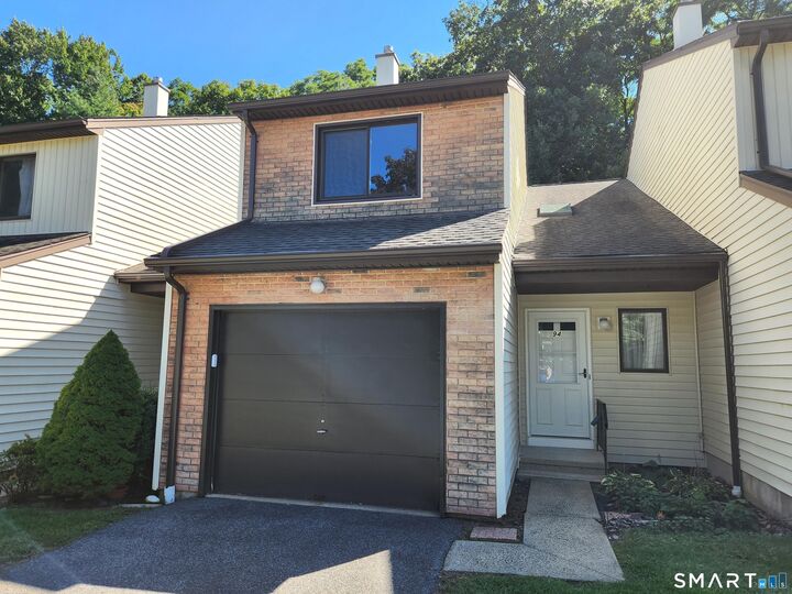 Property Photo:  9 Oak Forest Drive 4  CT 06042 