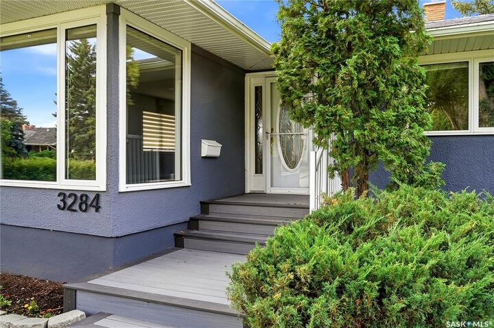 Property Photo:  3284 Robinson Street  SK S4S 1V7 