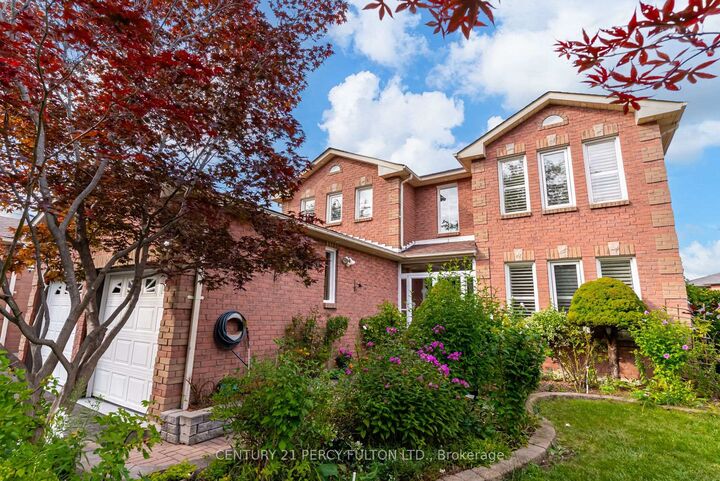 Property Photo: 27 Dagwell Crescent ON L1T 3M8