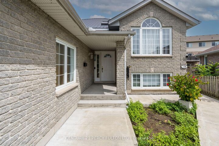 Property Photo: 85 Finch Drive ON K8P 5L4
