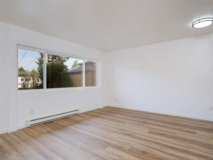 Property Photo:  740 Wilson St #4  BC V9A 3H2 