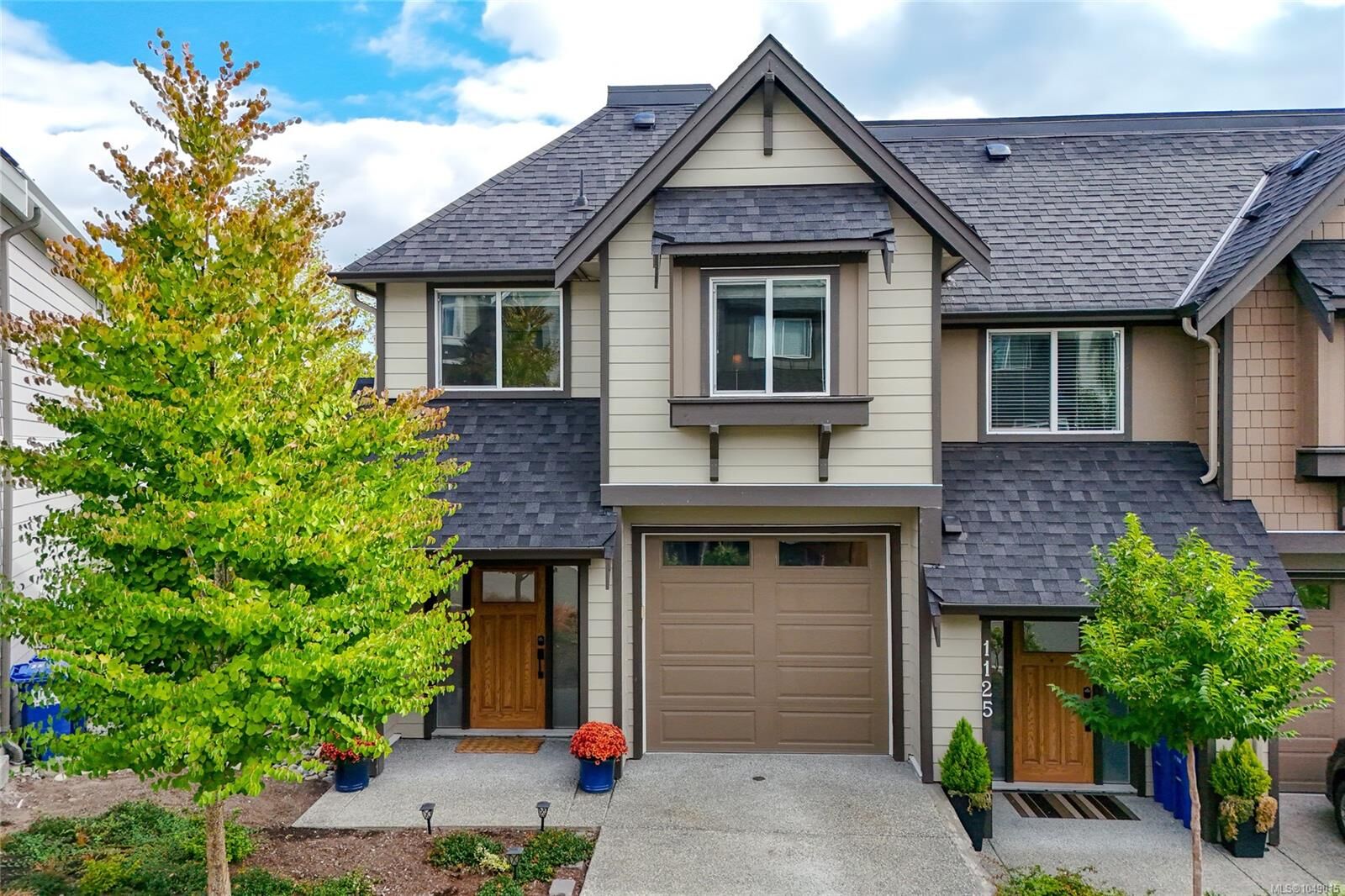 Property Photo:  1123 Moonstone Loop  BC V9B 0Y6 