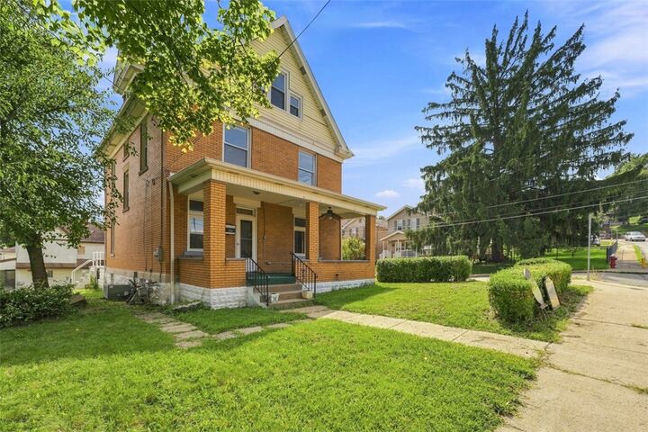 Property Photo: 721 Maple St PA 15108