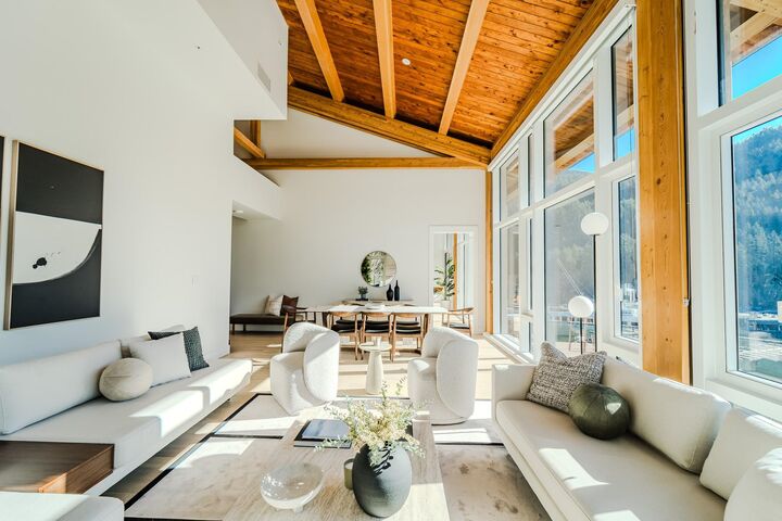 Property Photo: 6687 Nelson Avenue 901 BC V7W 2B2