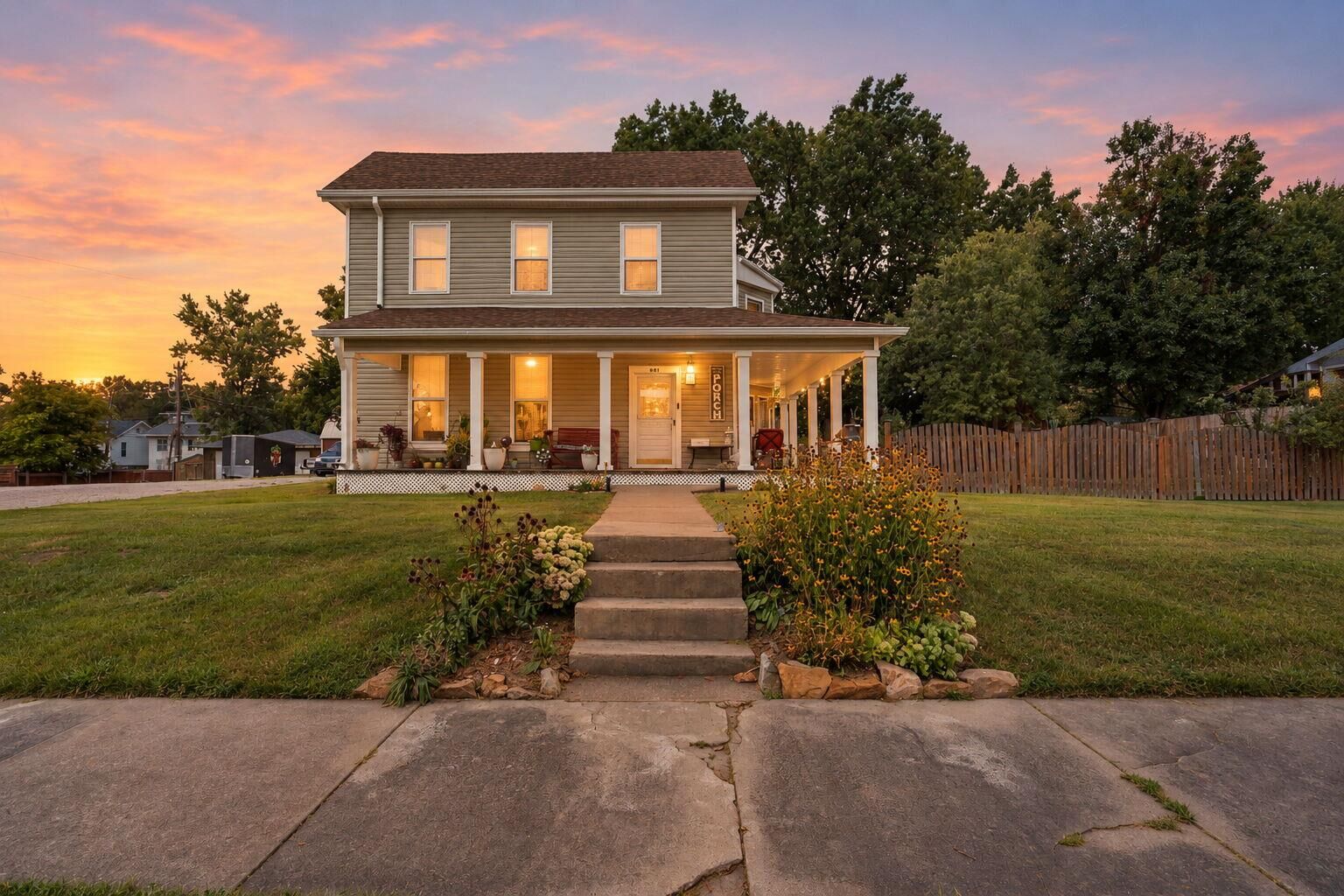 Property Photo:  301 W 5th St  MO 65251 