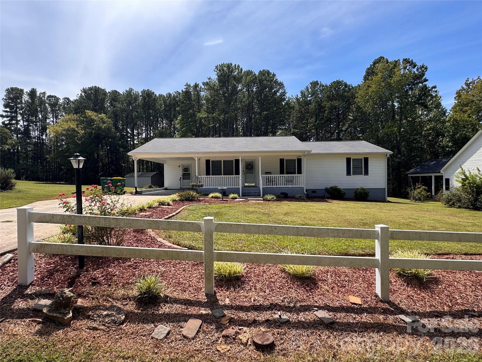 Property Photo:  1037 Cross Creek Drive  NC 28129 