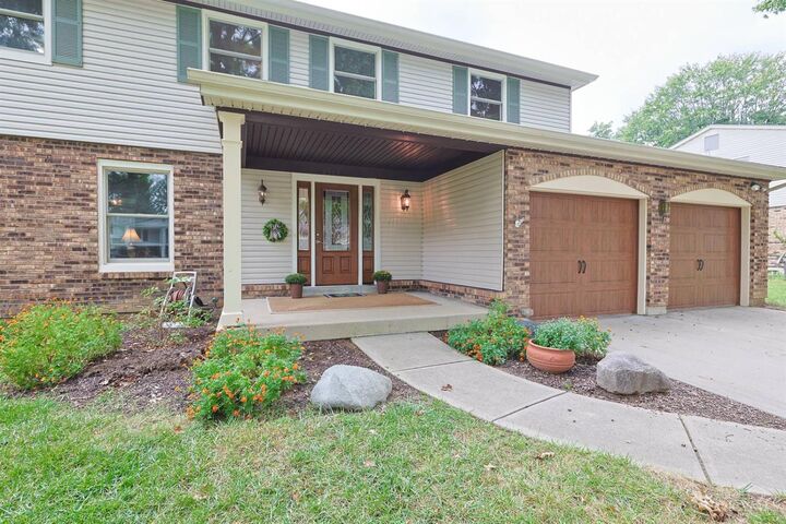 Property Photo:  8389 Shadowpoint Court  OH 45242 