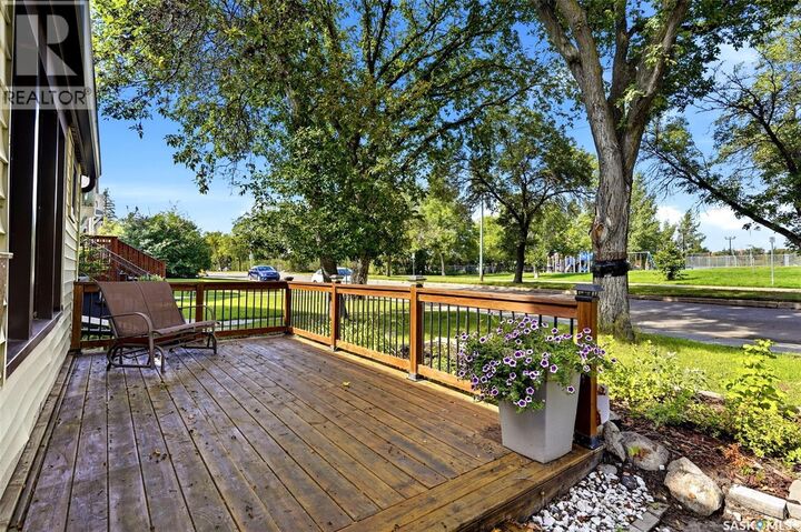 Property Photo:  3719 Victoria Avenue  SK S4T 1M5 