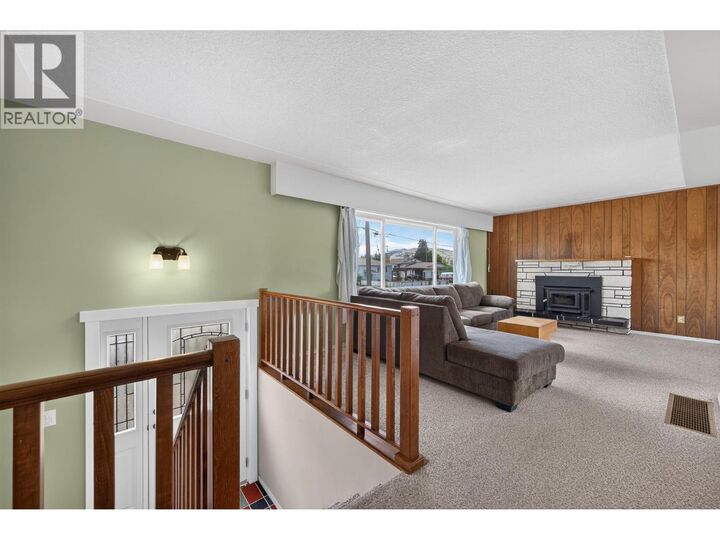 Photo de la propriété: 828 McBride Street BC V2B 5S3