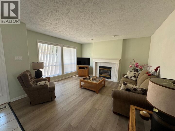 Property Photo:  1901 Maxwell Avenue 18  BC V1K 1L9 