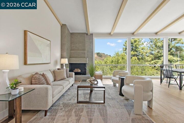 Property Photo: 16 Sunnyside Ct CA 94563