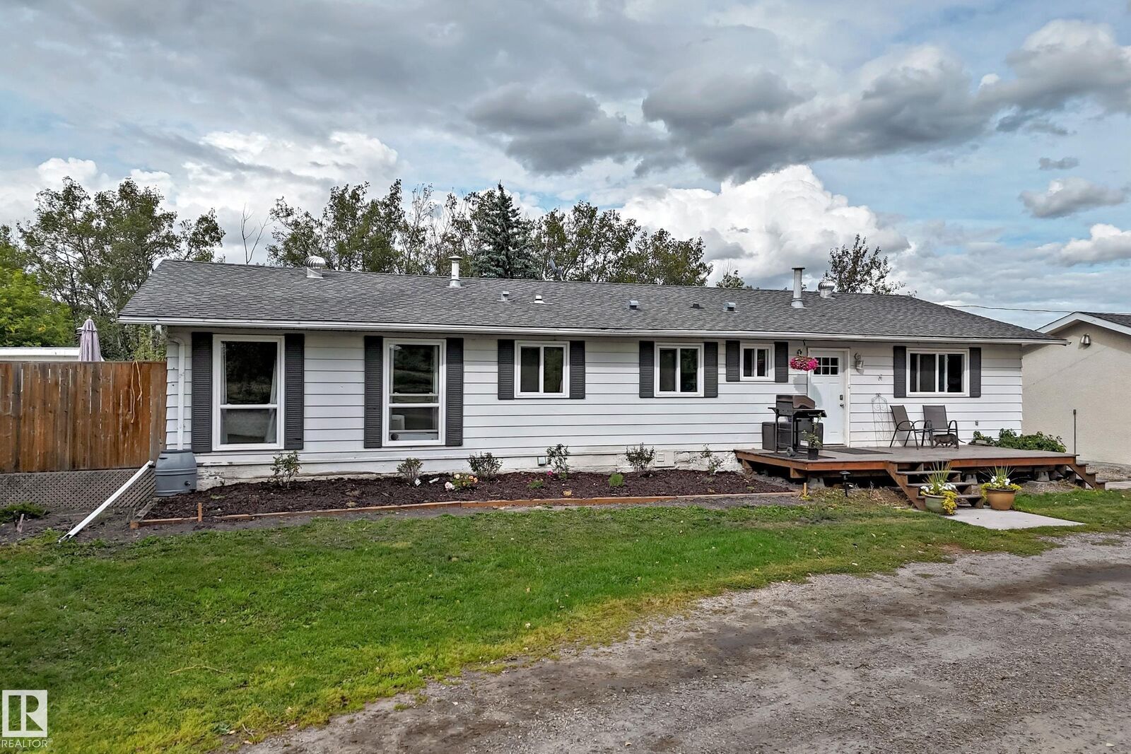 Property Photo: 23230 Twp Road 520 AB T8B 1G3
