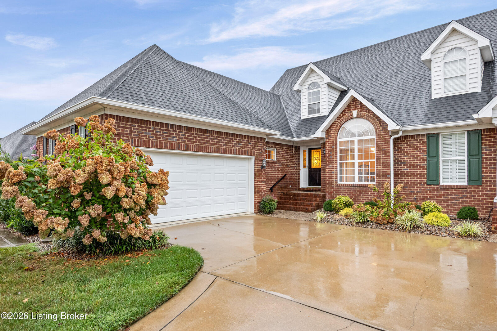 Property Photo:  110 Ashton Ct  KY 40004 
