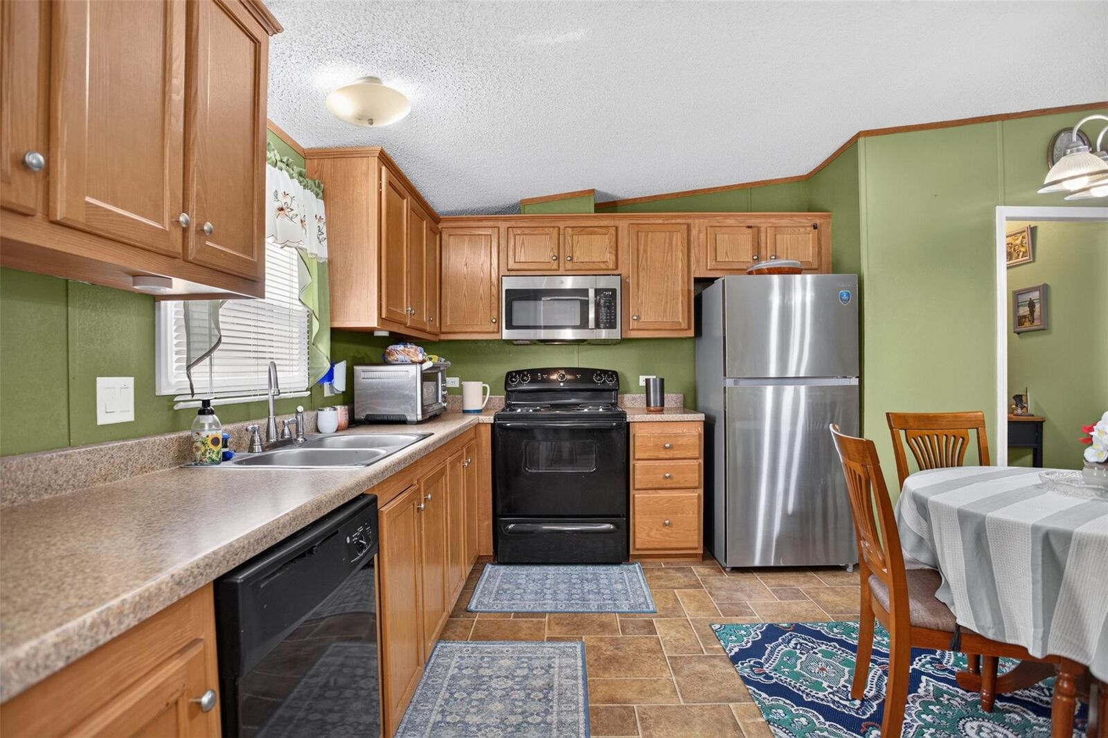 Property Photo:  802 N 2nd Street  TX 75949 