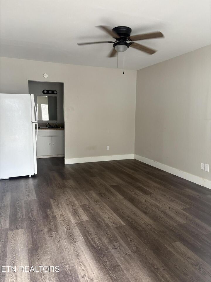Property Photo:  215 E Race St 13  TN 37763 