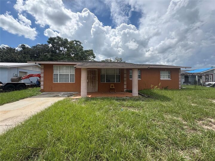 Property Photo: 465 Austin Street FL 33853