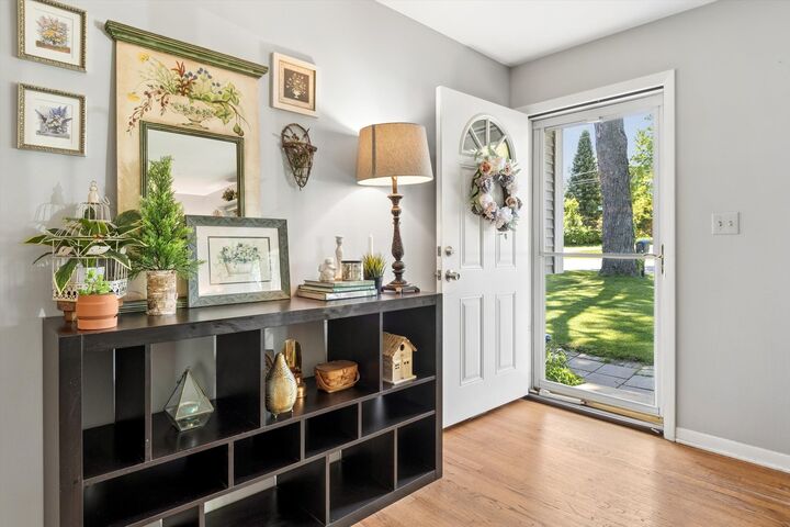 Property Photo:  916 Lacey Avenue  IL 60532 