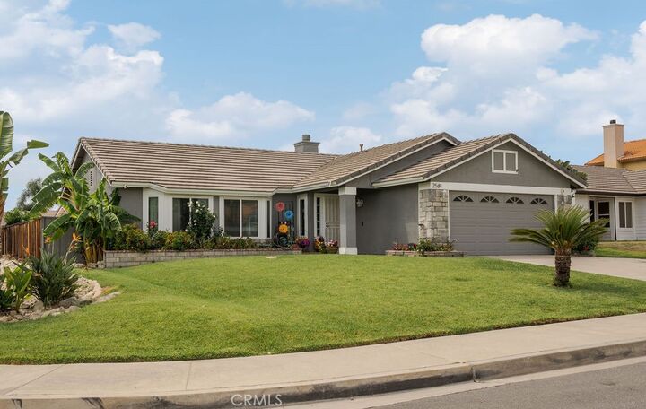 Property Photo:  2569 W Plaza Serena Drive  CA 92377 