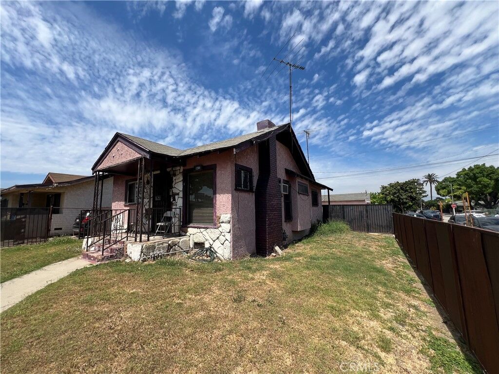 Property Photo:  1201 W 71st  CA 90044 