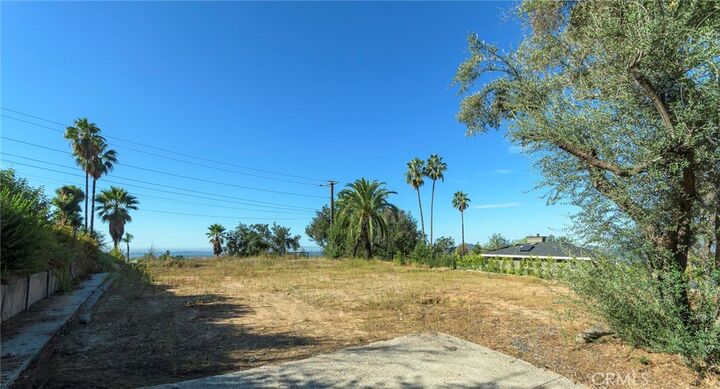 Property Photo: 446 Devonwood Road CA 91001
