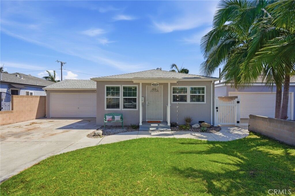 Property Photo:  14520 Cornuta  CA 90706 