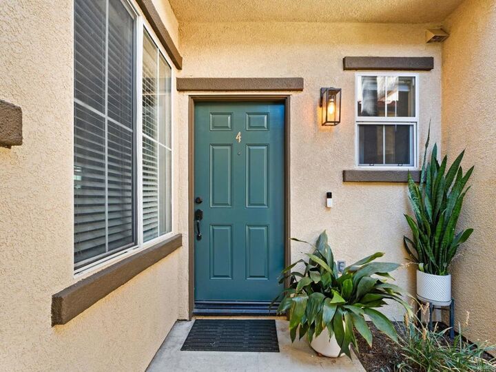Property Photo:  625 Sumner Way 4  CA 92058 
