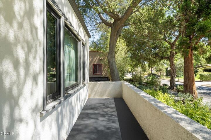 Property Photo:  511 E Penn Street  CA 91104 