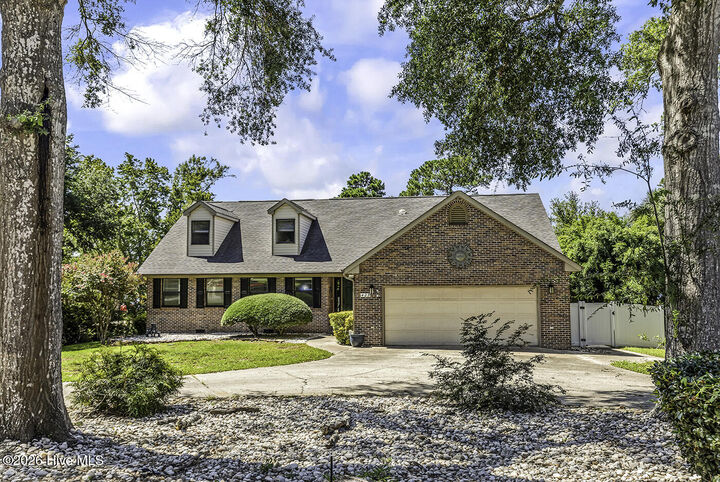 Property Photo:  423 Lake Shore Drive  NC 28468 