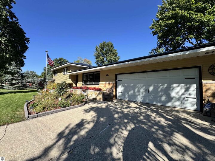 Property Photo:  401 Orchard Avenue  MI 48617 
