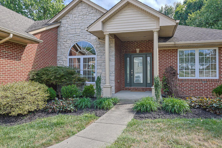 Property Photo:  28 N Dilcrest Circle  KY 41042 