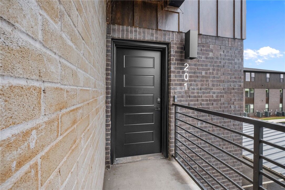 Property Photo: 3329 SE Mp Parkway 201 AR 72712