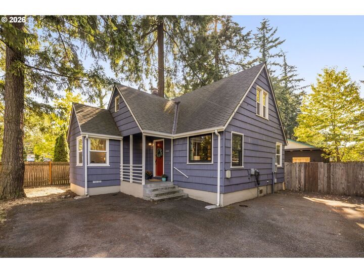 Property Photo: 2915 SE 133rd Ave OR 97236