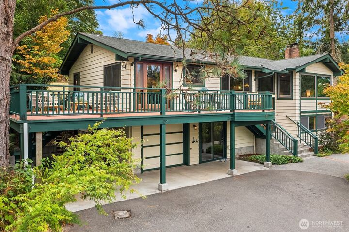 Property Photo: 10607 SW 112th Street WA 98070