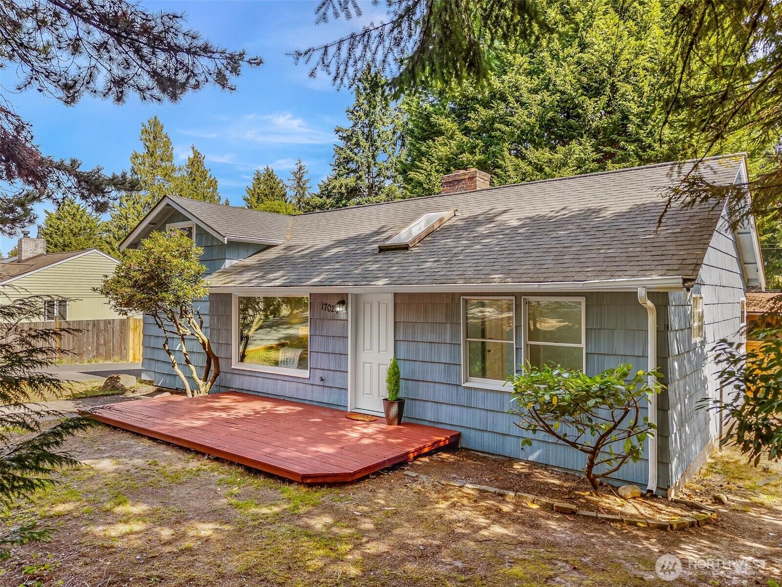 Property Photo:  17024  8th Avenue NE  WA 98155 