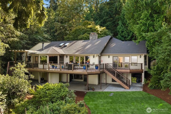 Property Photo: 5902 172nd Place SE WA 98006
