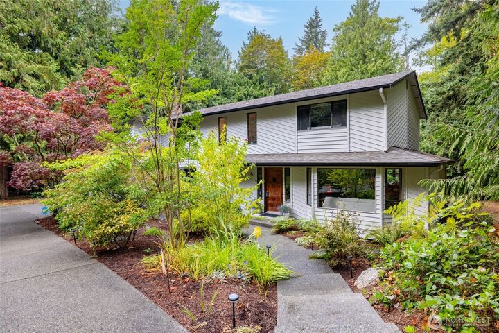 Property Photo:  121 N 39th Place  WA 98273 