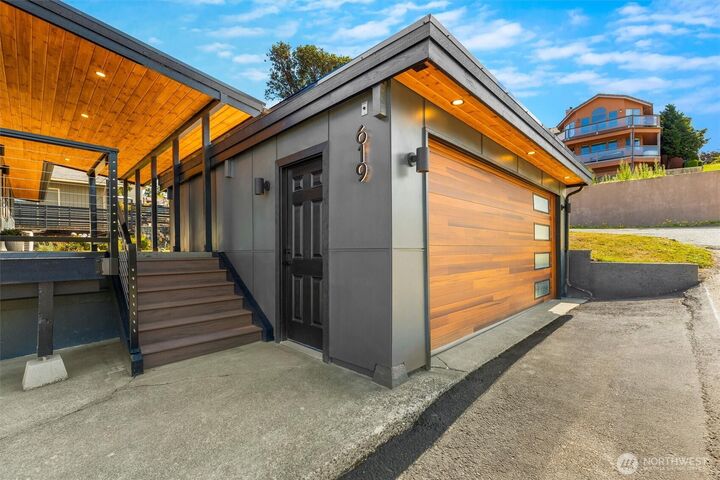 Property Photo:  619  38th Street  WA 98221 