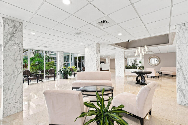 Property Photo: 3300 NE 36th Street 1121 FL 33308