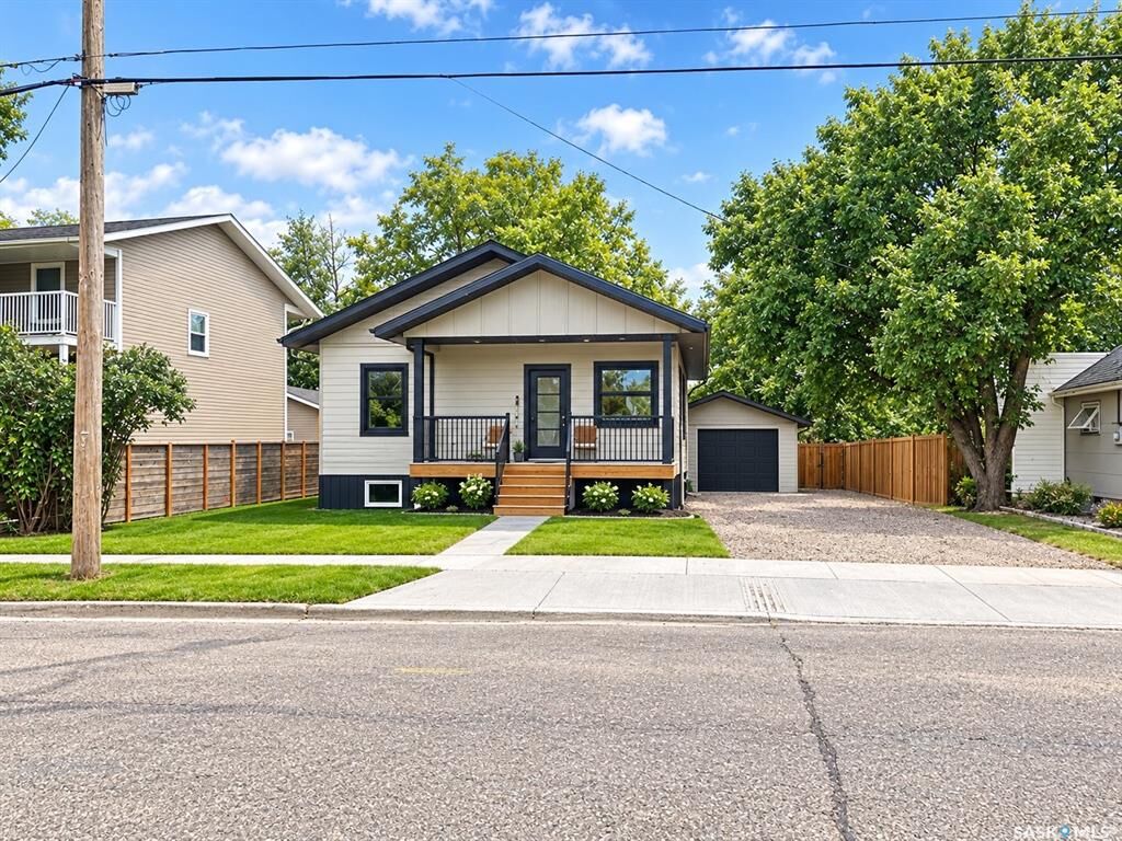 Property Photo:  109 7th Street  SK S4H 1C1 