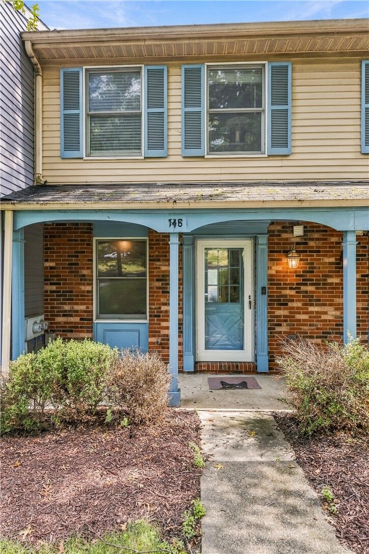 Property Photo:  148 Olde Orchard Dr  PA 15017 